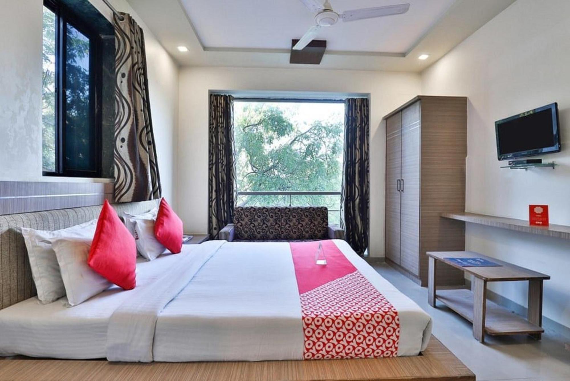 Hotel The Grand Pritam กันตินาการ์ ภายนอก รูปภาพ