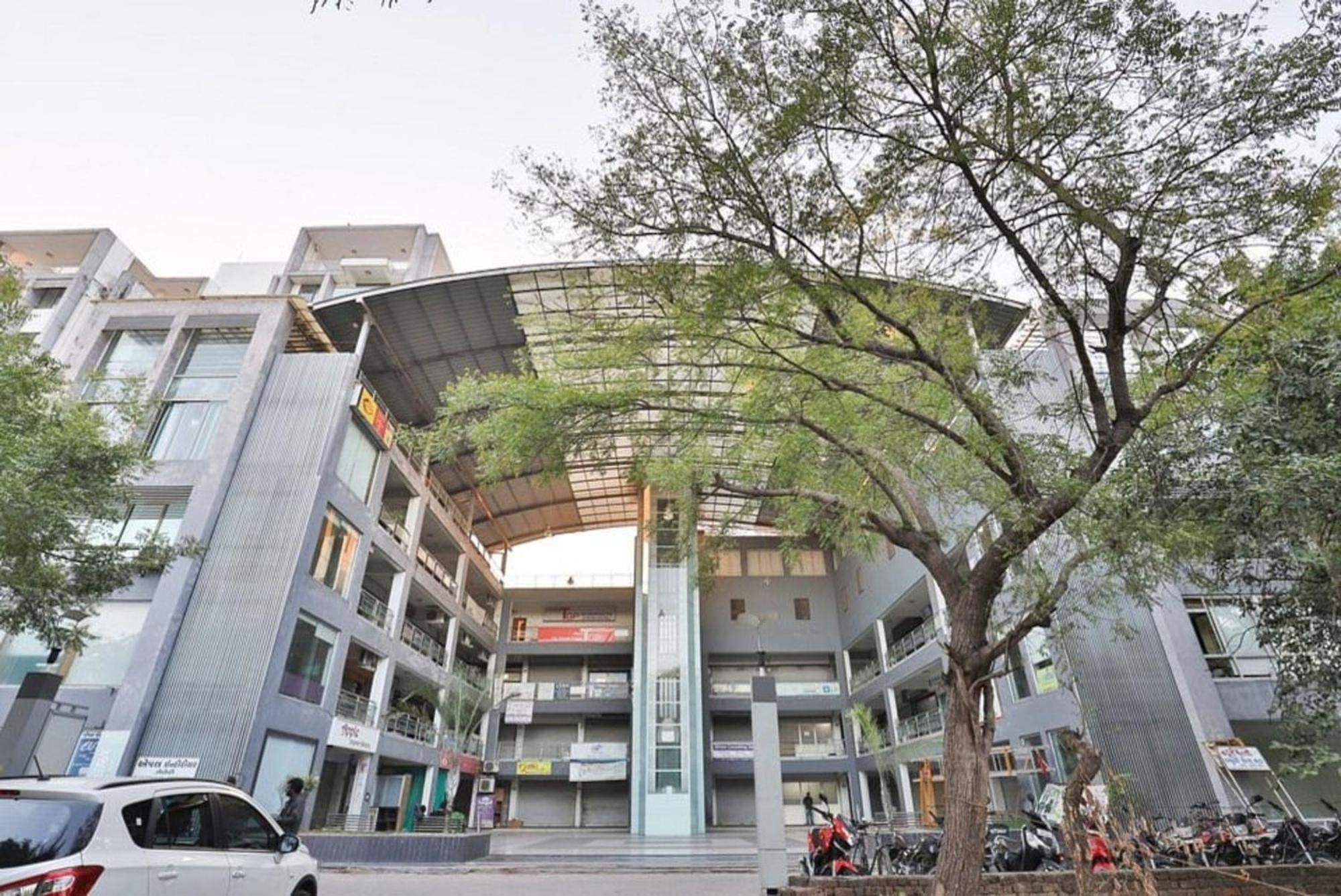 Hotel The Grand Pritam กันตินาการ์ ภายนอก รูปภาพ